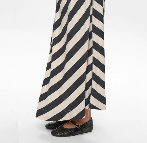 Numinzu Skirt