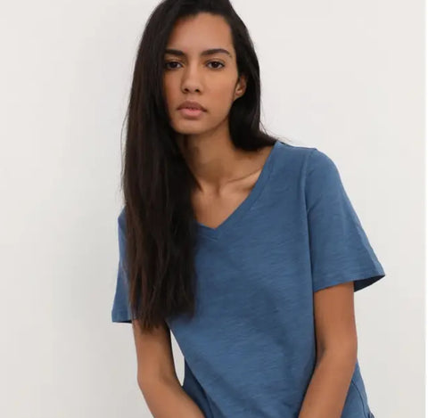 Tao Pigeon Tee